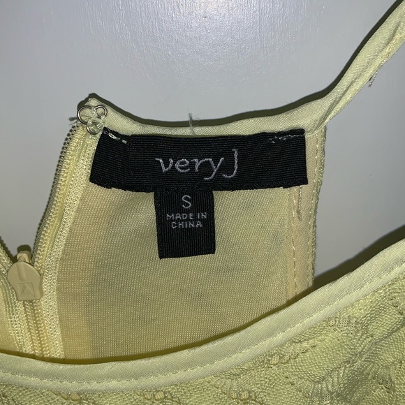 Stunning yellow dress - Picture 5 of 5